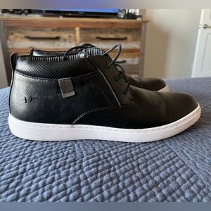 Steve Madden size 9.5 black low-rise chukka boots